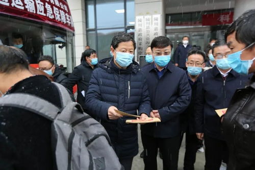 我縣舉辦第十三屆春季勞動力交流大會 農(nóng)民工外出務工歡送儀式